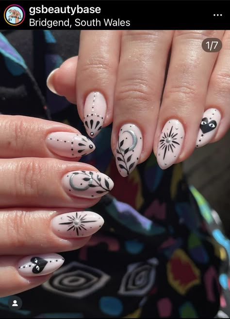 Nail Art Designs Detailed, Fall Nails Witchy, Black And White Celestial Nails, Pastel Witchy Nails, Goth Nail Designs Short, Goth Bridal Nails, Nail Art Celestial, Wicca Nails Designs, Tarot Inspired Nails