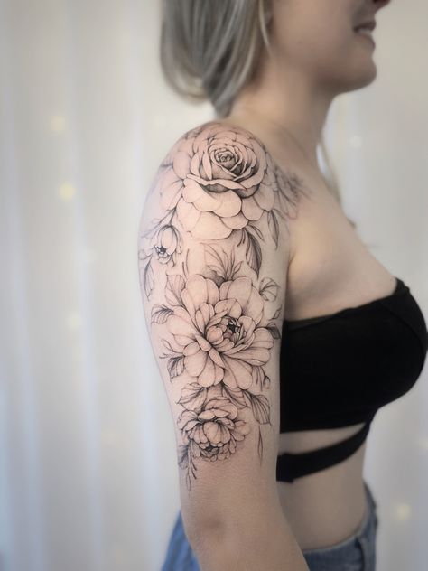 #flowers #flowertattoo #bodyarttattoos #inspirationaltattoos #tattoo #tattooideas #tattoosforwomen #tattooart #tattoomodel Peony Tattoo With Butterfly, Tattoo With Butterfly, Tattoo Floral, Peony Tattoo, Beautiful Flower Tattoos, Tattoo Zeichnungen, Peonies Tattoo, Skin Art, Beautiful Flower