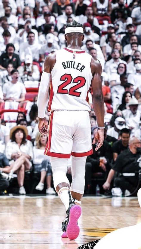 Jimmy Butler Wallpaper Aesthetic, Jimmy Butler Aesthetic, Jimmy Butler Wallpaper, Miami Heat Wallpaper, Jimmy Butler Miami Heat, Nba Background, Nba Wallpapers Stephen Curry, Basketball Background, Kobe Bryant Nba