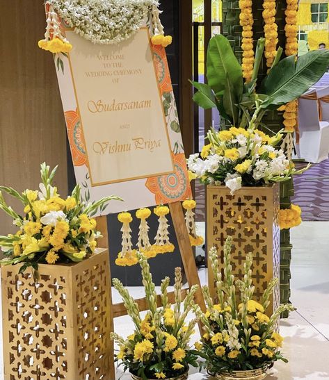 Indian Floral Decor, Flower Gate, Flower Combos, Flower Arches, Craft Bazaar, House Warming Ceremony, Haldi Decor, Housewarming Decorations, Backdrop Decor