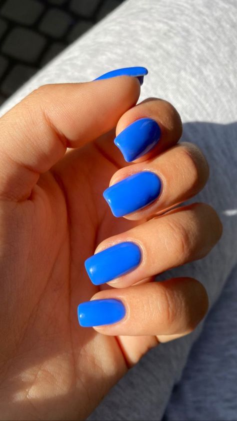 Short Acrylic Nails Solid Color Simple, One Solid Color Acrylic Nails, Summer Nails Plain Colors Bright, Solid Gel Nail Color Ideas Summer, Gel Nails Ideas Solid Color, Poolside Blue Nails, Short Acrylic Nails Dark Blue, Summer Solid Nail Colors, Solid Color Acrylic Nails Summer