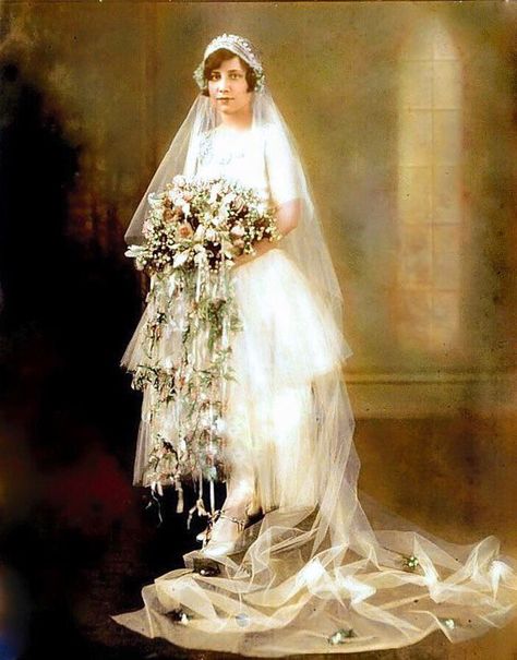 1920's Wedding Gown 1920 Wedding Dress, 1920s Wedding Gown, Collierville Tennessee, 1920 Wedding, Vintage Bridal Fashion, Vintage Bridal Bouquet, 1920's Wedding, Nostalgic Wedding, 1920s Wedding