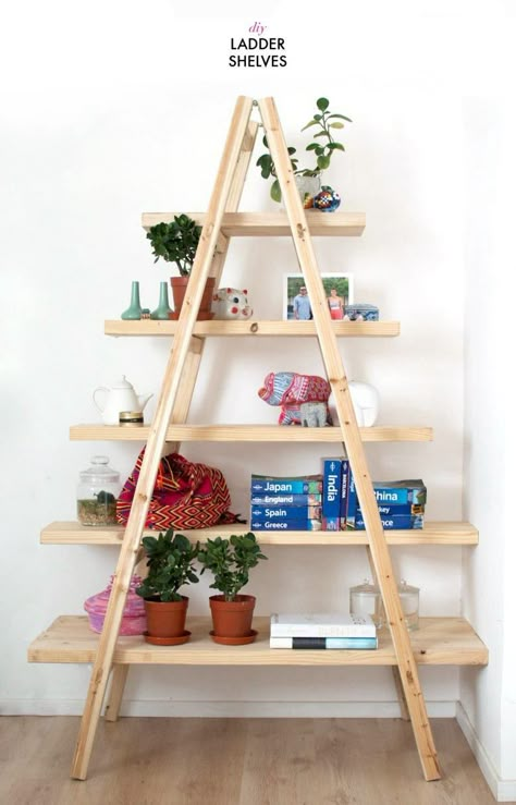 Homemade Bookshelves, Diy Ladder Shelf, Ladder Shelves, Diy Ladder, Ladder Bookshelf, Dekor Diy, Shelves Diy, Ladder Shelf, Bookshelves Diy