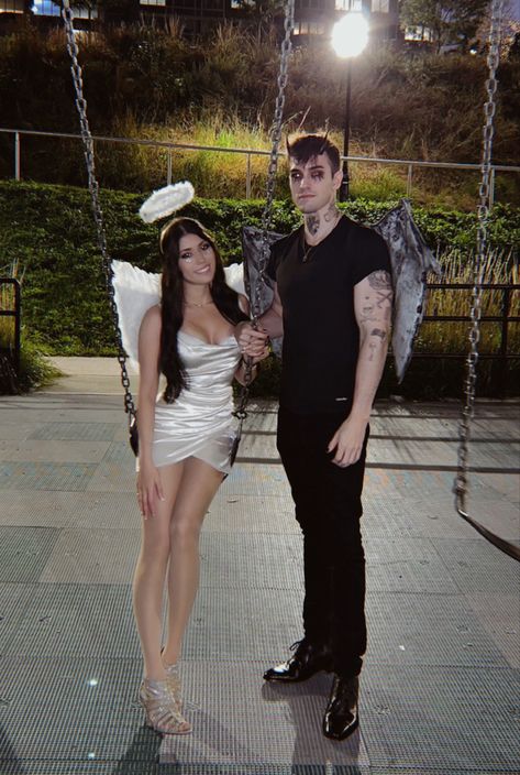 Angel Demon Couple Costume, Couples Angel Costume, Angle And Devil Couples Costumes, Fallen Angel Couple Costume, Angels Couple Costume, Hot Angel Costume Halloween, Angel And Demon Couple Costume, Demon Halloween Costume Men, Disfraces Goals Novios Halloween