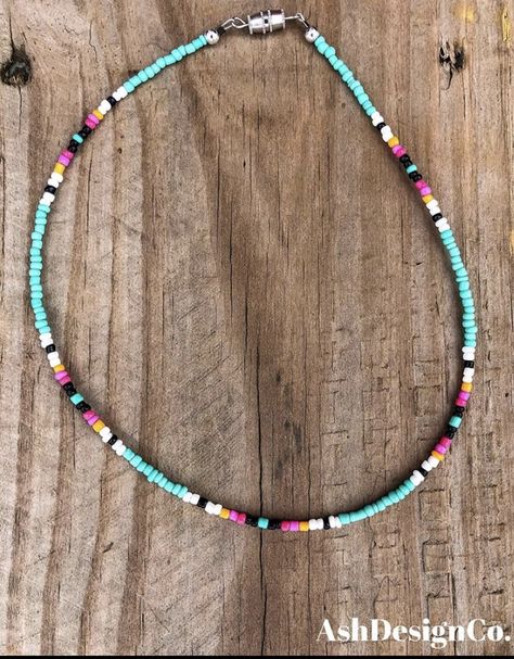 Seed Bead Choker Diy, Pink Western Beaded Necklace, Diy Western Jewelry Ideas, Seed Bead Necklace Ideas Summer, Small Bead Necklace Ideas, Western Beaded Jewelry, Seed Bead Necklace Patterns, Seed Bead Necklace Ideas, Beaded Necklace Ideas