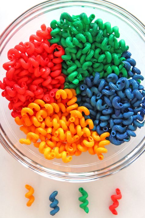 Rainbow Pasta with Butter Garlic Sauce Recipe. This is a fun rainbow inspired pasta dinner that is super easy to make. Grab food coloring or natural coloring, pasta, butter, garlic, and oregano and you'll be set for an easy, delicious dinner! Happy pasta making! #rainbowpasta #priderecipe #pastarecipe How To Color Pasta To Eat, Rainbow Dinner Ideas, Rainbow Themed Food, Pride Party Food, Pride Food Ideas, Kidcore Food, Coloring Pasta, Rainbow Food Ideas, Pasta With Butter