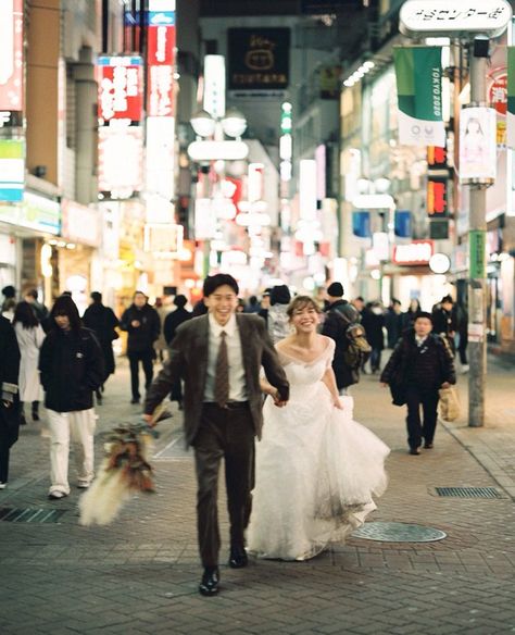 Korean Wedding Photography Photo Ideas, Korean Prenup Photoshoot Ideas, Korean Wedding Photos, Korean Engagement Photos, Chinese Wedding Photos, Pre Wedding Photoshoot Theme, Prenuptial Photoshoot, Japan Wedding, Korean Wedding Photography