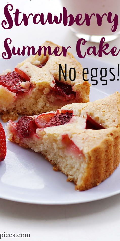 Eggless Ricotta Cake, Eggless Strawberry Desserts, Eggless Strawberry Cake, Summer Recipes Sweet, Eggless Strawberry Cake Recipe, Dessert Eggless, Super Simple Cake, Simple Strawberry Cake, Vegan Strawberry Cake