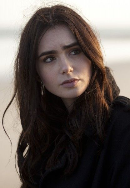 stuck-in-love-lily-collins Ashita No Nadja, Lily Jane Collins, Stuck In Love, Isabelle Huppert, Love Lily, Lily Collins, Girl Crushes, Brown Hair, Character Inspiration