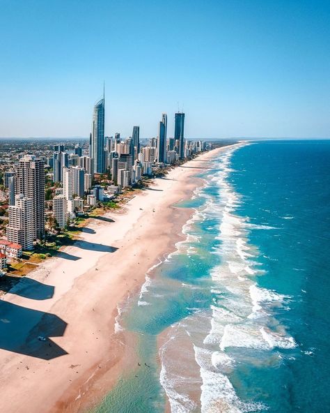 MiGoldCoast on Instagram: “One thing is for sure... There's no lack of beach space here on the Gold Coast 😍⁠ ⁠ Glorious picture by @taysmythphoto ☀️⁠ ⁠ .⁠ .⁠ .⁠ ⁠ ⁠…” Bucket List Activities, Australia Bucket List, Gold Coast Australia, Dream Travel Destinations, Travel Images, Australia Living, Future Travel, Vacation Places, City Aesthetic