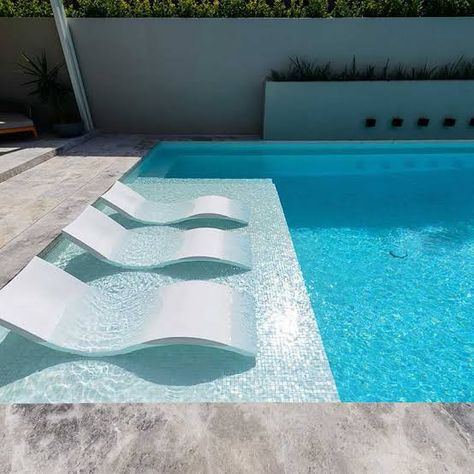 Barbacoa Jardin, Pool Mosaic Tiles, Italian Style Home, White Mosaic Tile, Swimming Pool Mosaics, Mosaic Pool Tile, Swimming Pool Tiles, Pool Tiles, White Mosaic