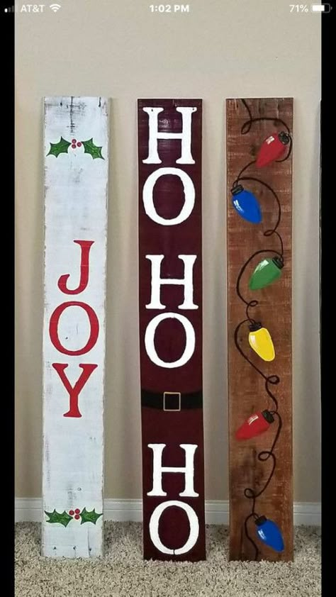 Diy Christmas Board Signs, Diy Christmas Signs Wood Front Porches, Christmas Wood Crafts Diy Wooden Signs, Wooden Christmas Decorations Diy, Christmas Porch Leaners Diy, Wooden Christmas Signs Diy, Christmas Porch Leaners, Christmas Boards Signs, Easy Diy Outdoor Christmas Decorations