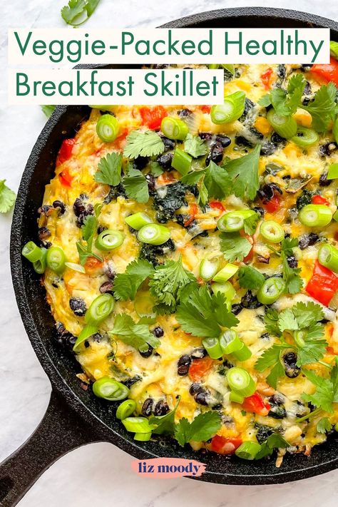 This Veggie-Packed, One-Pan Southwestern Breakfast Skillet is gluten-free, optionally dairy-free, and vegetarian, and it makes it SO easy to eat a ton of veggies before noon. Breakfast Skillet Healthy, Meat Muffins, Easy Veggie Recipes, Easy Breakfast Skillet, Healthy Skillet Meals, Healthy Skillet, Breakfast Skillet Recipes, Ways To Start Your Day, Can Of Beans