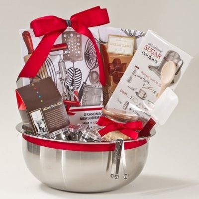 gift basket idea for the baker on your list Baking Gift Basket, Kitchen Gift Baskets, Diy Gift Basket Ideas, Diy Gift Basket, Baking Basket, Auction Basket, Auction Baskets, Raffle Basket, Gifts Baskets