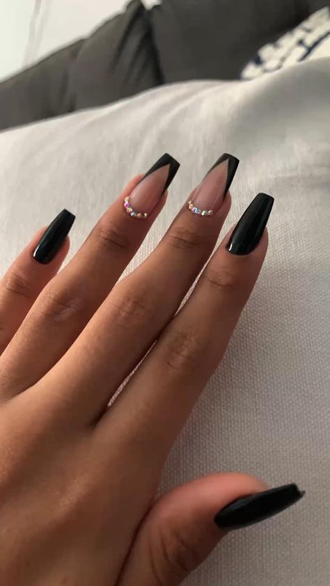 Hoco Nails, Black Coffin Nails, Black Acrylic Nails, Black Nail Designs, Classy Nails, Short Acrylic Nails, Nail Arts, Creative Nails, Long Acrylic Nails