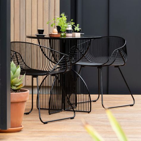 Wire Outdoor Chairs, Breakfast In The Garden, White Oak Furniture, Wire Furniture, Outdoor Table And Chairs, Cafe Lunch, Balcony Table And Chairs, Balcony Chairs, Cafe Table