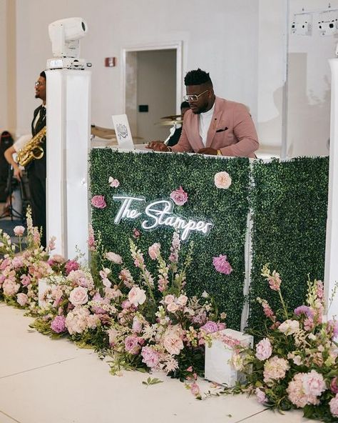 Tom Trovato Event Floral on Instagram: "The man, the myth, the legend…DJ MALIKE. Photo: @luminairefoto Planning & Design: @swflweddingplanners Venue: @laplayanaplesweddings Rentals: @trinityspecialeventrentals Linen: @bbjlatavola Dress: @laurajacobsbridal Entertainment: @curate_entertainment Beauty: @dualityartistry Video: @complete_fortmyers Cake: @sassycakesinc #naplesweddingflorist #napleswedding #marcoislandwedding #marcoislandweddingflorist" Wedding Dj Table, Marco Island Wedding, Dj Table, Dj Booth, Wedding Dj, Wedding Design, Wedding Florist, Wedding Designs, Pink Floral