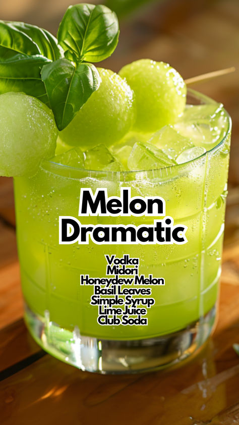 Melon Dramatic Melon Liquor Drinks Cocktail Recipes, Honeydew Drink, Honeydew Cocktail, Midori Cocktails, Green Cocktails, Funky Garden, Cocktail Cards, Ciroc Recipes, Vodka Cocktails Easy