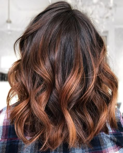 Balayage Brunette Short, Copper Highlights On Brown Hair, Highlights In Brown Hair, Getting Highlights, Copper Balayage Brunette, Balayage Hair Copper, Underlights Hair, Golden Brown Hair, Copper Balayage