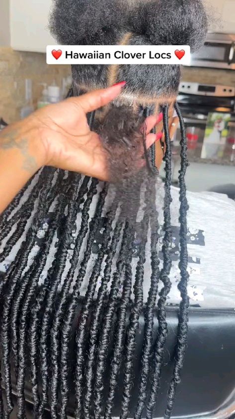 Hawaiian Clover Locs, Crochet Hawaiian, Outre Hair, Hair Braid Patterns, Parting Hair, Feed In Braids Hairstyles, Faux Locs Hairstyles, Box Braids Hairstyles For Black Women, Braided Cornrow Hairstyles