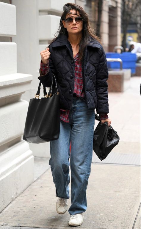 Katie Holmes Fashion, Celeb Paparazzi, Katie Holmes Street Style, Katie Holmes Outfits, Kate Holmes, Katie Holmes Style, Fashion Inspiration Board, Paparazzi Photos, Katie Holmes