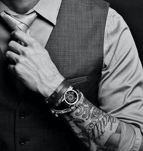 Suits And Tattoos, Tattooed Man, Man In Suit, Eccentric Style, Its A Mans World, Sharp Dressed Man, Man Up, Gentleman Style, Tie Knots