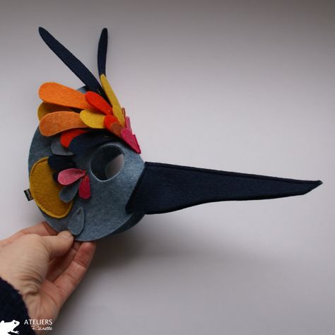 this could be made very simply but the beak is probably the best i've seen as a kiwi Diy Bird Costume Cardboard, Diy Bird Beak Mask, Bird Mask Template, Hummingbird Costume, Bird Mask Kids, Bird Beak Mask, Jungle Book Costumes, Mask Inspiration, Purim Costumes