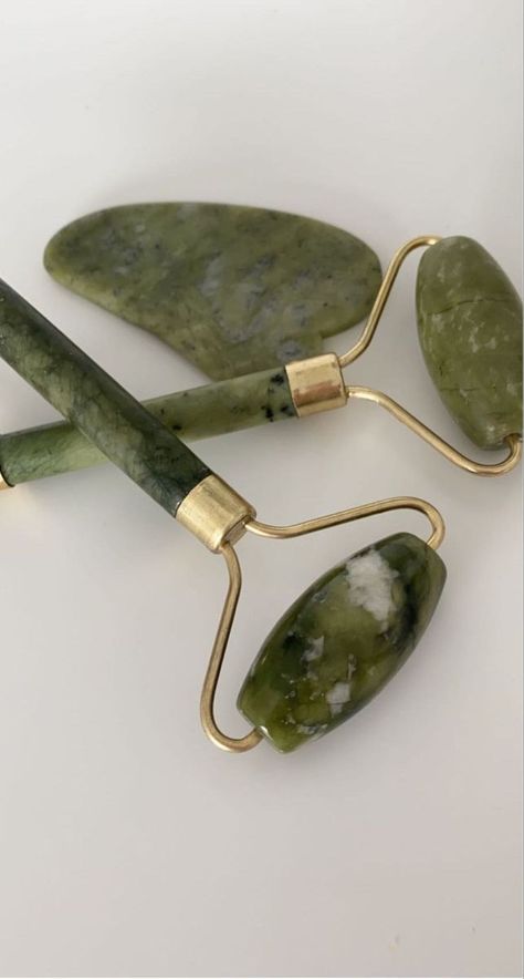 Yoga Facial, Beauty Gadgets, Face Roller, Jade Roller, Holistic Beauty, Facial Roller, Massage Tools, Gua Sha, Natural Jade