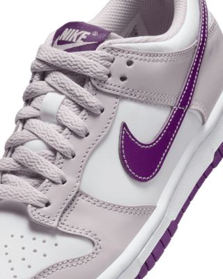 Getting Ready For School, Nike Shoes Women Fashion, Shoes For School, Sneaker Culture, White Nike Shoes, Pretty Shoes Sneakers, All Nike Shoes, Ready For School, Kawaii Shoes