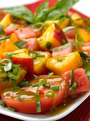 Watermelon Peach & Tomato Salad - Deliciously Different Missing Ingredient is 2Tablespoons Balsamic Grilled Fish Tacos, Jalapeno Recipes, Healthy Mexican, Bruschetta Recipe, Summer Fitness, Juicy Tomatoes, Fitness Magazine, Idee Pasto Sano, Tomato Salad