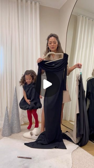 Naomi Boyer on Instagram: "Christmas Eve #grwm" Family Holiday Photos Outfits, Naomi Boyer, Instagram Christmas, 2023 Christmas, December 25, Christmas Eve, Christmas, On Instagram, Instagram