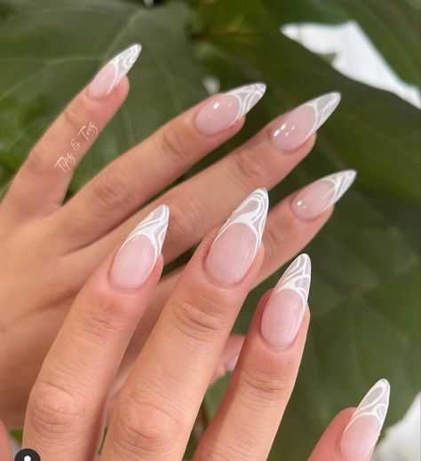 Funky Bridal Nails, Mandelforming Nails, Boho Nails, Retro Nails, Romantic Nails, White Acrylic Nails, Classic Nails, Pretty Gel Nails, Almond Nails Designs