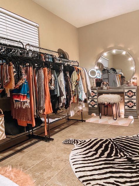 Country Closet Ideas, Western Closet Room, Western Master Closet, Western Beauty Room, Western Dressing Room Ideas, Western Makeup Room, Western Makeup Room Ideas, Country Girl Room Aesthetic, Western Walk In Closet Ideas