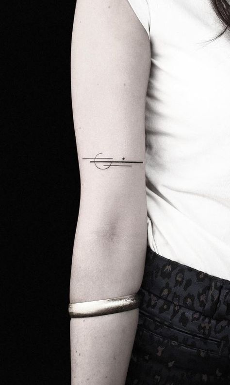 New Day Tattoo Ideas, Vertical Line Tattoo Arm, Minimal Tattoo Forearm, Black Dot Tattoo, Solid Line Tattoo, Lines Tattoo Ideas, Arm Fold Tattoo, Tattoo For Artist, Horizontal Tattoo Ideas