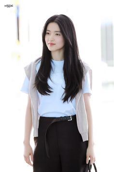 Kim Taeri Outfit, Kim Tari, Space Sweepers, Kim Tae Ri, Korean Fashion Work, Kim Taeri, Best Winter Outfits, Smart Casual Wear, Casual Day Outfits