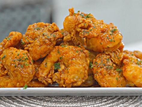 Quick Hot Honey Fried Shrimp Recipe - NewsBreak Hot Honey Fish, Honey Fried Shrimp, Cranberry Curd Tart Recipe, Hot Honey Shrimp, Creamy Beef Stew, Fried Shrimp Recipe, Creamy Broccoli Cheddar Soup, Fried Shrimp Recipes, Juicy Hamburgers