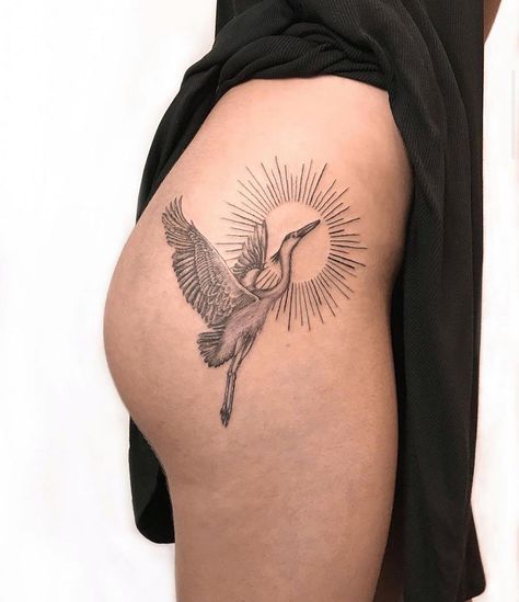 Heron Tattoo, Crane Tattoo, 16 Tattoo, Amazing Tattoos, Bird Tattoo, Dainty Tattoos, Ink Ideas, Elegant Tattoos, Simplistic Tattoos