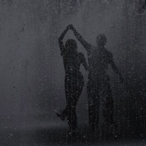 Rain At Night, Rainy Day Aesthetic, Black And White Aesthetic, Grunge Photography, Dark Photography, Night Aesthetic, Couple Aesthetic, White Aesthetic, In The Rain