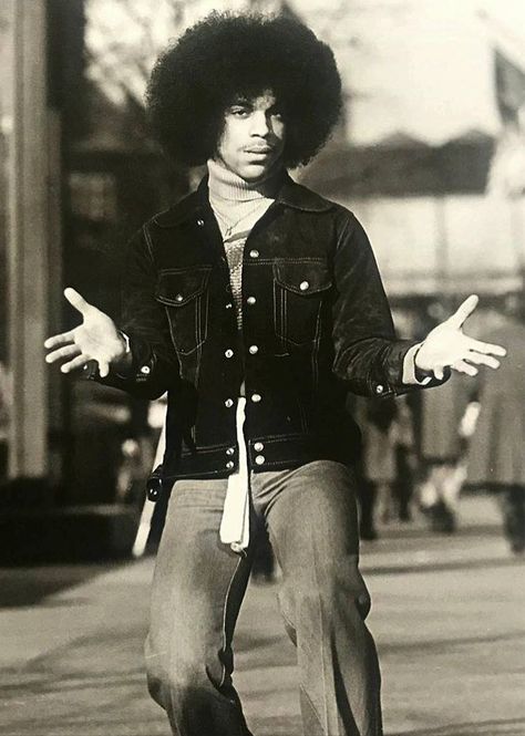 Prince 1977 Prince 70s, Prince Pictures, Prince Music, Prince Musician, Prince And The Revolution, Prince Images, Prince Tribute, The Artist Prince, Photos Of Prince