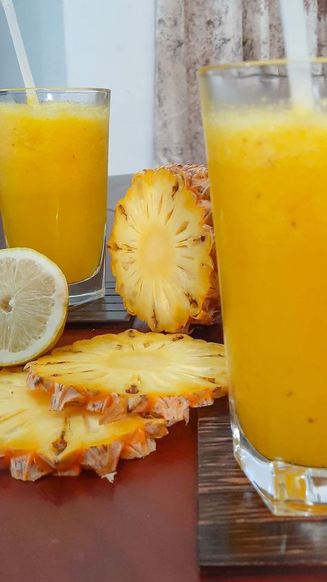 Fresh Juice made with Pine-Apple Pine Apple, Whip Cream, Fruit Wallpaper, Pizza Recipes Homemade, Luxury Restaurant, Juice Bar, Recipes Homemade, Fresh Juice, Apple Juice