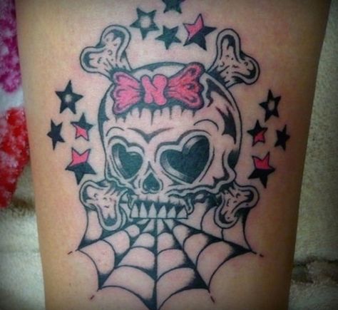 Girly Skull Tattoos, Emo Tattoos, Skull Girl Tattoo, Star Tattoo Designs, Sugar Skull Tattoos, Best Tattoos For Women, Geniale Tattoos, Skull Tattoo Design, Girly Tattoos