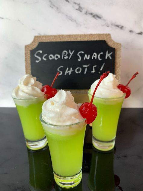 Scooby Snack Shot Recipe (Both Ways) Scooby Shots, Scooby Doo Alcoholic Drink, Test Tube Shooters Recipes, Scooby Doo Snack Shots, Scooby Doo Cocktail, Scooby Doo Drink, Yummy Shots Alcohol, Shooter Recipes Alcohol, Fruit Loop Shot Recipe