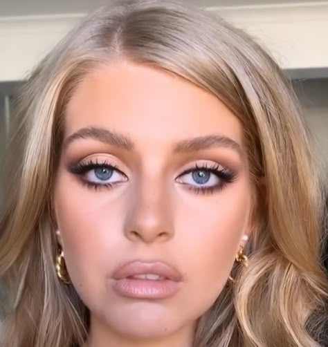 60s Bombshell Makeup, 60s Make Up Eyes, 60s Inspired Bridal Makeup, Daytime Soft Glam Makeup, Smoky Cat Eye Makeup Look, 60s Smokey Eye, 60s Makeup Wedding, Barbie Wedding Makeup, 60s Makeup Bridal