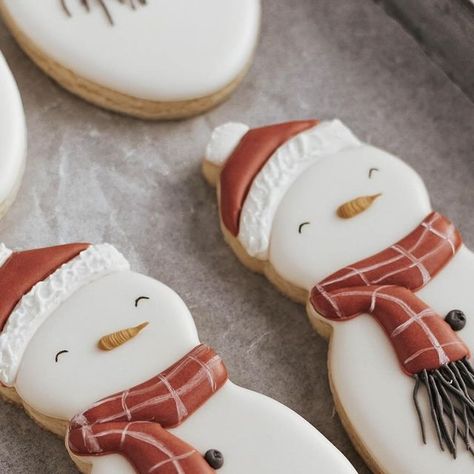 Wanna Build A Snowman, Snowman Cookies, Christmas Cookies Decorated, Build A Snowman, December 19, Iced Cookies, Decorated Cookies, Holiday Cookies, Holiday Baking