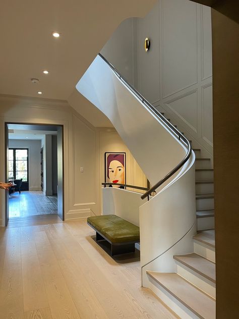 Project: Lytton Park | Residential Staircase Design Modern Luxury, Closed Staircase Ideas, Small Staircase Ideas, Closed Staircase, Modern Luxury Homes, Appartement New York, Small Staircase, Staircase Design Modern, Staircase Handrail