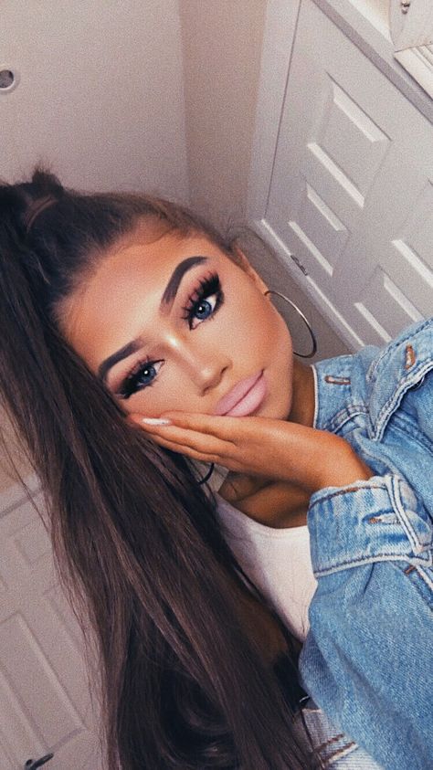 Chav Makeup, British Chav, British Aesthetic, Latina Hair, Glam Girl, Baddie Makeup, High Ponytails, Daily Makeup, Fall Makeup