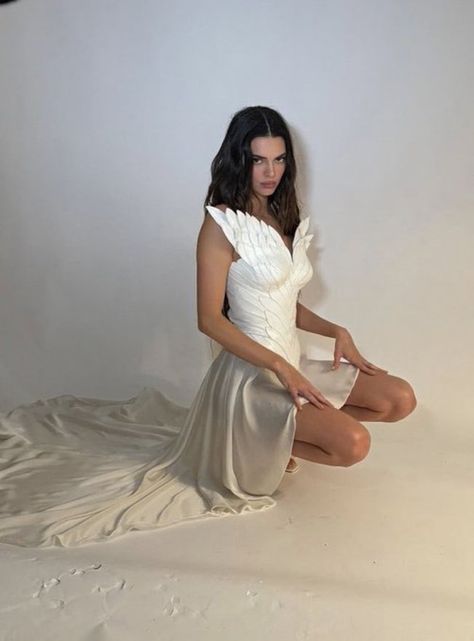 Kendall Jenner Nails, Kendall Jenner Met, Kendall Jenner Met Gala, Kendall Jenner Aesthetic, Kendall Jenner Dress, Kendall Jenner Hair, Stile Kendall Jenner, Kylie Jenner Photoshoot, Kendall Jenner Makeup