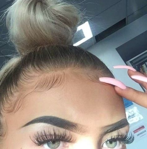 White Girl With Edges, Beautiful Bun Hairstyles, Cute Bun Hairstyles, Hair Styels, Edges Hair, Stunning Hairstyles, Baddie Hairstyles, Grunge Hair, Dream Hair