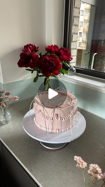 Katie’s Little Bakery on Instagram: "vintage baby shower cake 🩷" Vintage Baby Shower Cake, Simple Vintage Cake, Cake Girl, Vintage Baby Shower, Girl Cake, Baby Shower Cake, Vintage Cake, Girl Cakes, Shower Cake