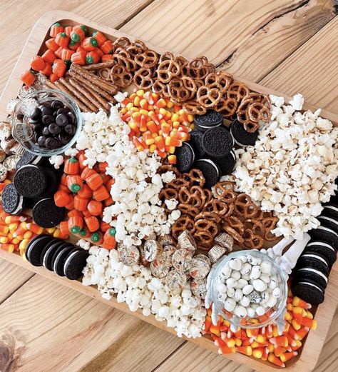 45 Fall Charcuterie Board Ideas Fall Themed Snack Boards, Thanksgiving Candy Charcuterie Board, Treat Charcuterie Board Ideas, Friendsgiving Dessert Charcuterie Board, Halloween S’mores Board, Fall Chucuttery Board Ideas, Pan Dulce Charcuterie Board, Campfire Charcuterie Board, Fall Charcuterie Board Kids